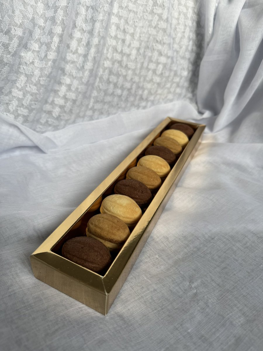halwa_box's tweet photo. As Salem Aleykoum👋 

Pour les personnes souhaitant passer commande et recevoir avant l’Aïd, à partir de 25€ de commande on se déplace directement chez vous demain in shaa Allah ❗️✨

(Paris ainsi que la banlieue au nord (de Nanterre à Bobigny)) https://t.co/4EdgUfCA6b