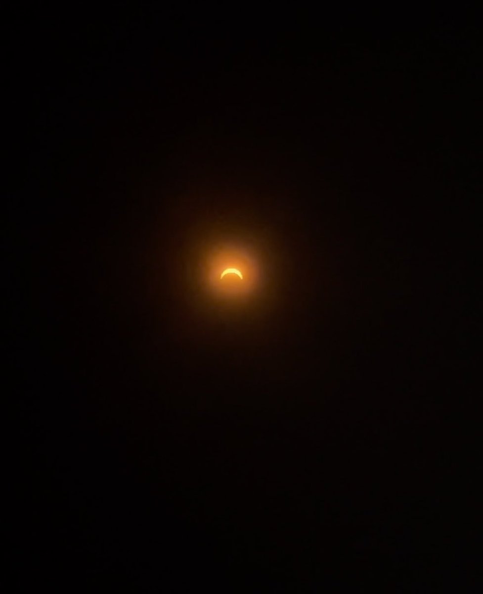 #Eclipse2024 something something black hole sun