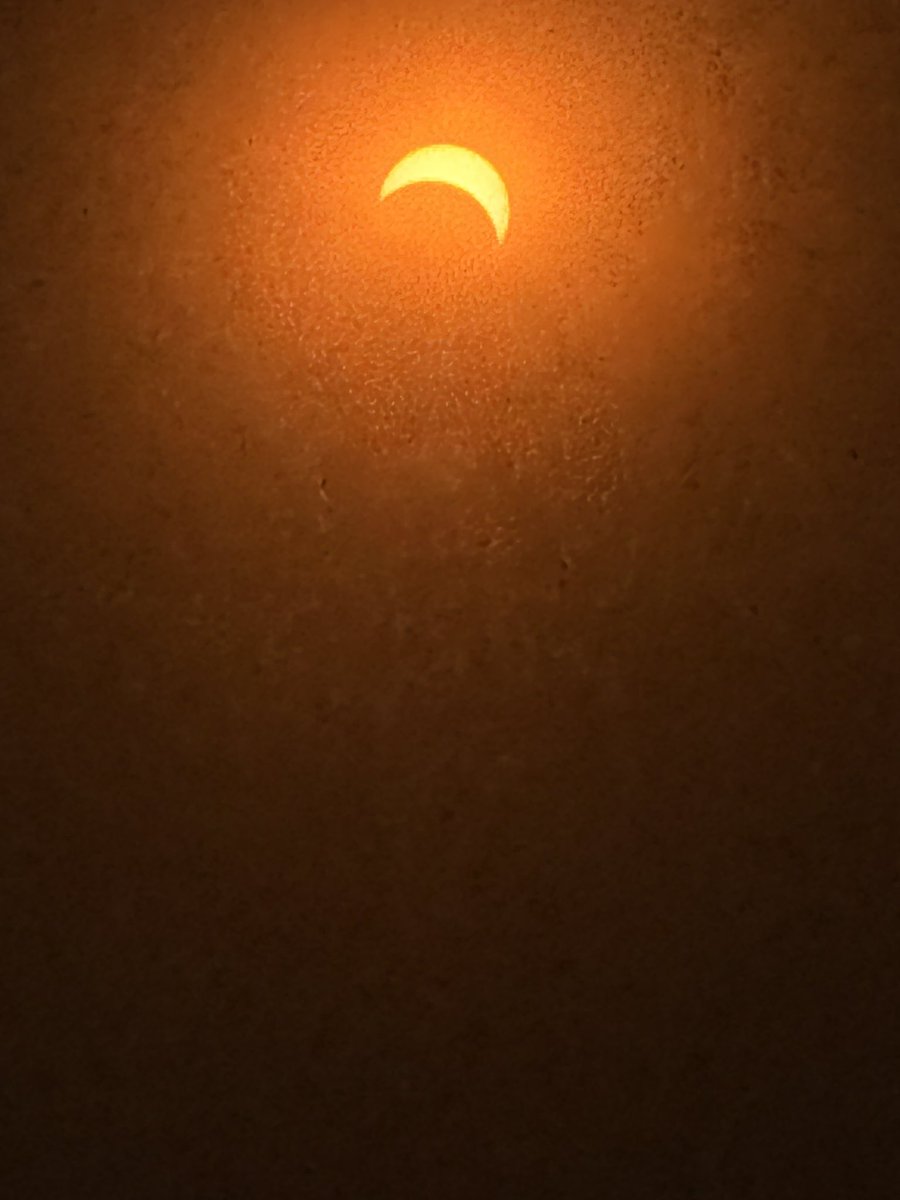 JSierraRO's tweet photo. Eclipse 🌙 https://t.co/wNxkukilEk