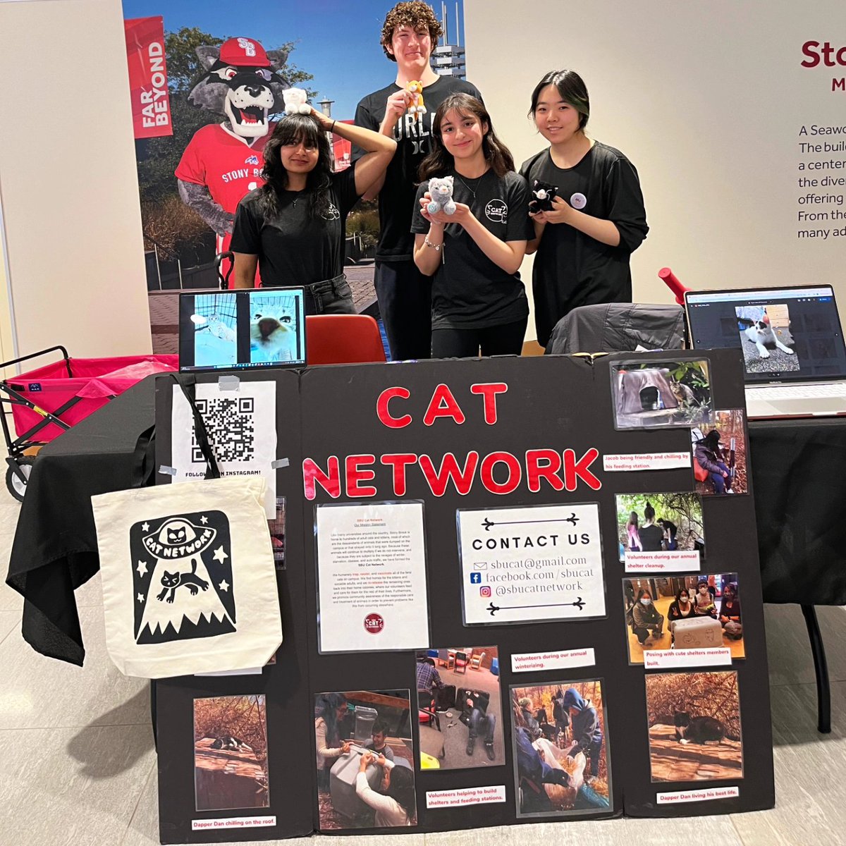 SBUCATNETWORK's tweet image. Thank you to everyone we met at Admitted Students Day👩‍🎓!! We're so happy to have met all of the incoming students. Congratulations 🎊 on getting into Stony Brook! We hope you feel welcomed in our wonderful community and hope to see you next semester at our upcoming events!!! 🤗💜