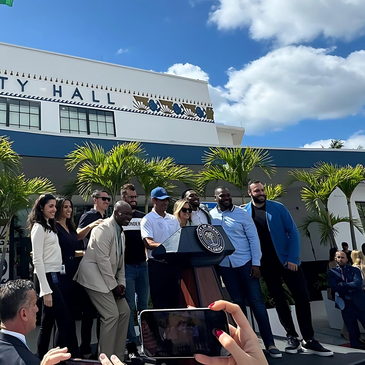 joinlazo's tweet image. This morning, we were at the #TechWeek Kick-Off at Miami City Hall by @VentureMiami!  💜

It was really inspiring and motivating to hear from @FrancisSuarez, @MariaDerchi, @rabois, @zebulgar and @jdanjohnson 🙌🏾

This #MiamiTechMonth is going to be amazing! 🎉