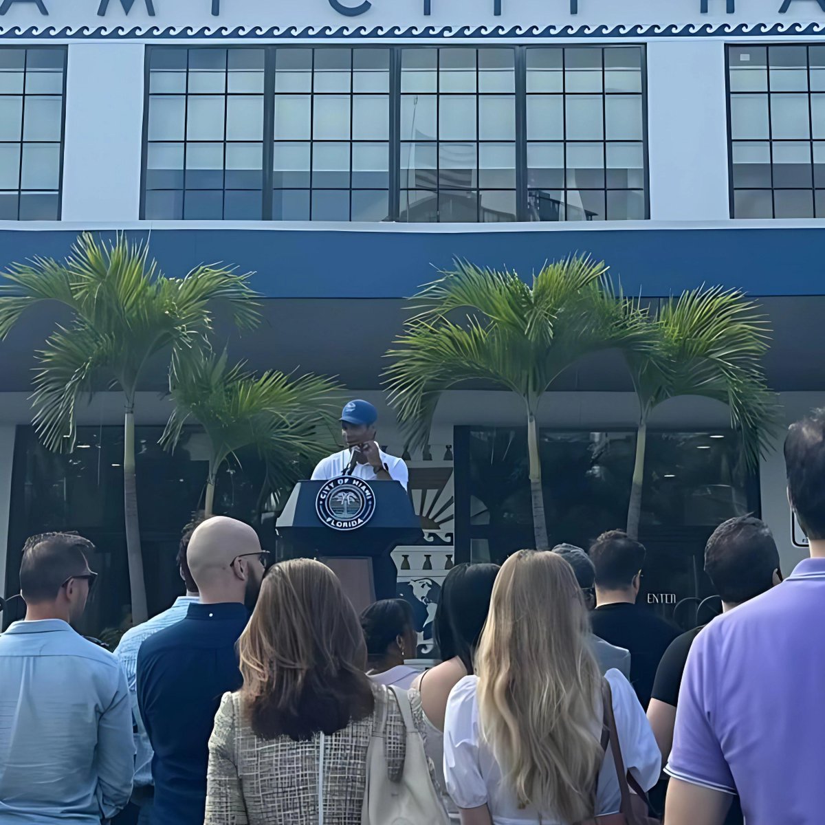 joinlazo's tweet image. This morning, we were at the #TechWeek Kick-Off at Miami City Hall by @VentureMiami!  💜

It was really inspiring and motivating to hear from @FrancisSuarez, @MariaDerchi, @rabois, @zebulgar and @jdanjohnson 🙌🏾

This #MiamiTechMonth is going to be amazing! 🎉
