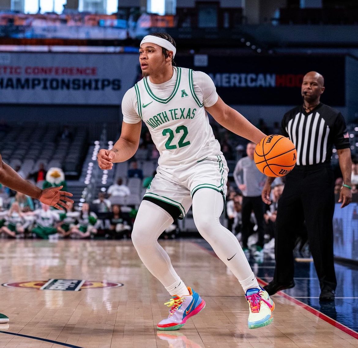 NEWS: North Texas guard CJ Noland is entering the transfer portal source told @TheAthleticCBB He averaged 10.9 points and 2.8 rebounds per game while shooting 38.4% from three.