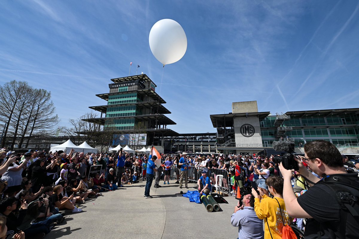 Sights and scenes from #IndyEclipse24 🌕🌑🚀☀️