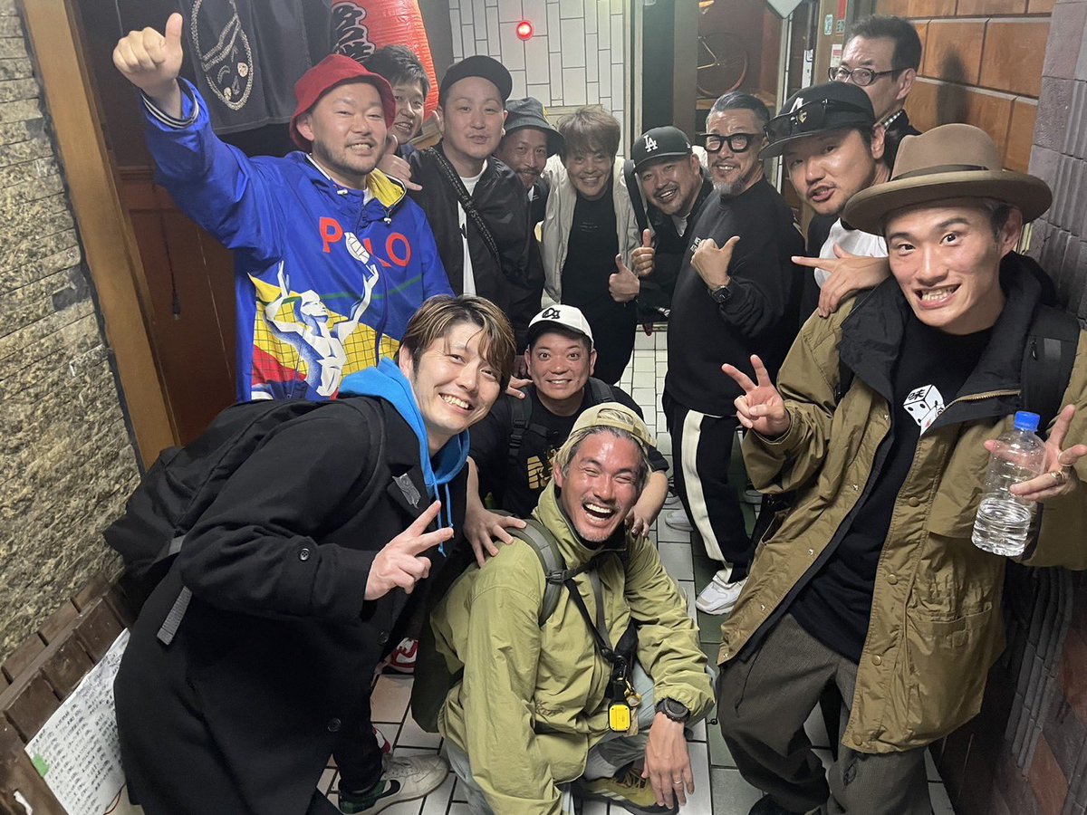 fiddia11's tweet photo. 昨日のライブ後、定番のわかば屋へ、楽しい打ち上げに参加、ライブも後も最高でした。ありがとう!
#flow
#nobodyknows
#わかば屋
#flowtheparty https://t.co/wSsgNpKCA0