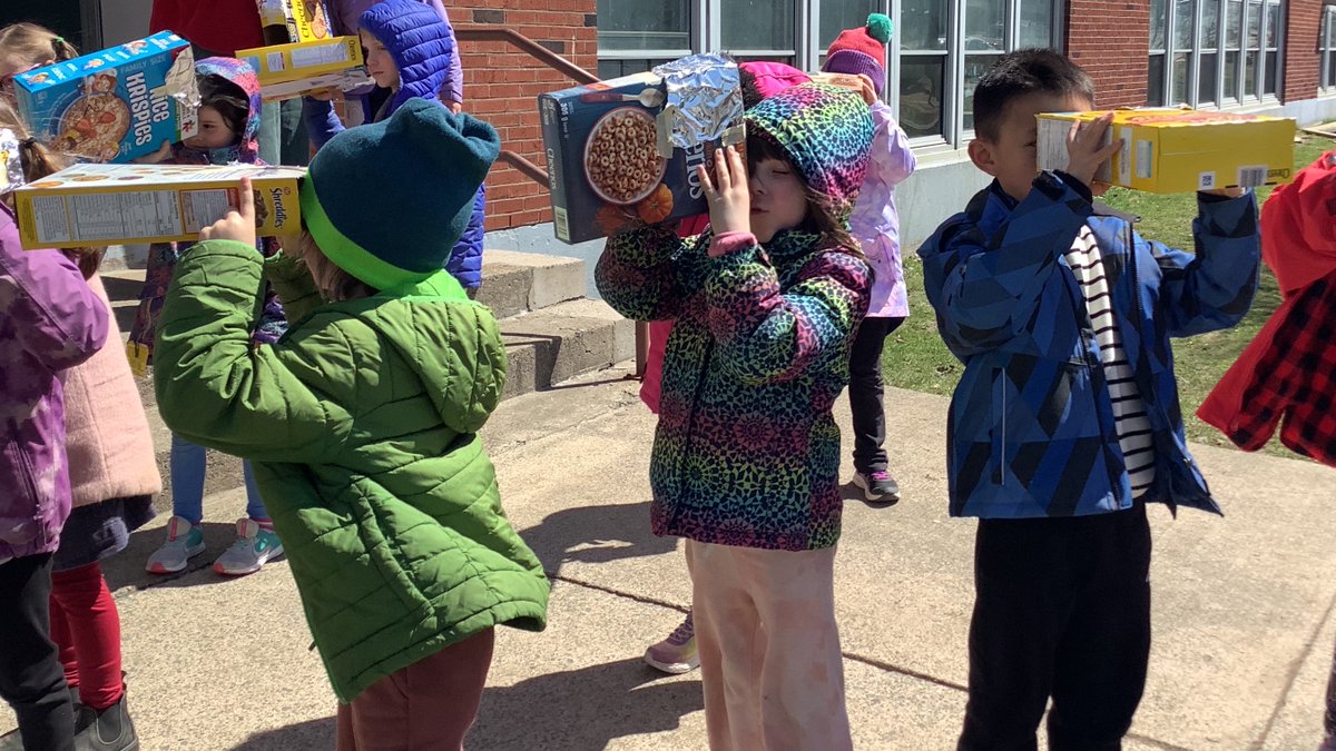 We are ready for the eclipse with our pinhole projectors! <a href="/stcatschool/">École St Catherines</a> <a href="/HRCE_NS/">Halifax Regional Centre for Education</a>