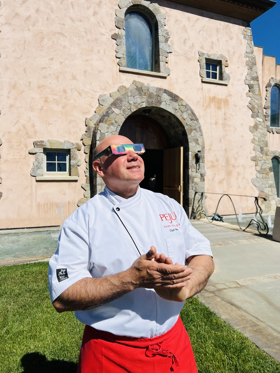 Solar eclipse Napa Valley style 🥂 ☀️🌑

#PEJUwinery #napavalley #visitnapavalley #rutherford #winery #itsfromnapa #winelover #sparklingwine #winetime #winetasting