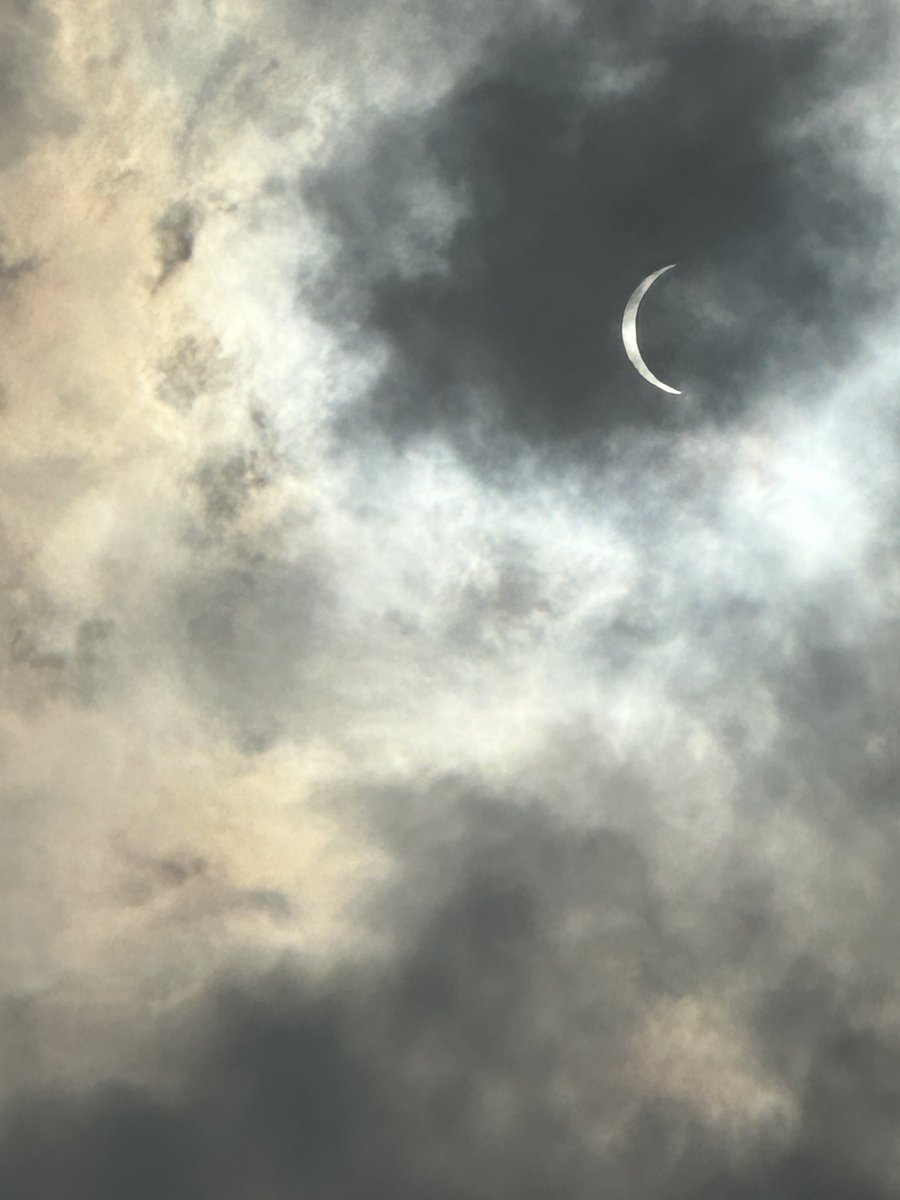 colee_wissy's tweet photo. Solar Eclipse Houston Texas 77048 
1:35 PM
#SolarEclipse2024 https://t.co/qbsRRKHeq6