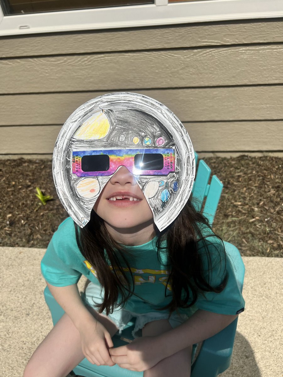 No school today means I can watch the #Totaleclipse ..:: safety first! @CirclevilleCity @CESTigerPride #totaltigereclipse