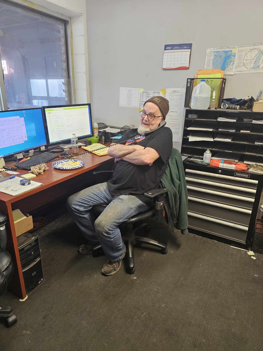 US_Delivery's tweet photo. #retirement #happytrails After 17 fun-filled, wonderful years of service, Dana Thede, our GRB Terminal Operations Manager, has decided to retire. We will miss you! The below pictures are of Dana in action, dispatching from his favorite chair, and his delicious retirement cake. https://t.co/yBWx4KGLyo