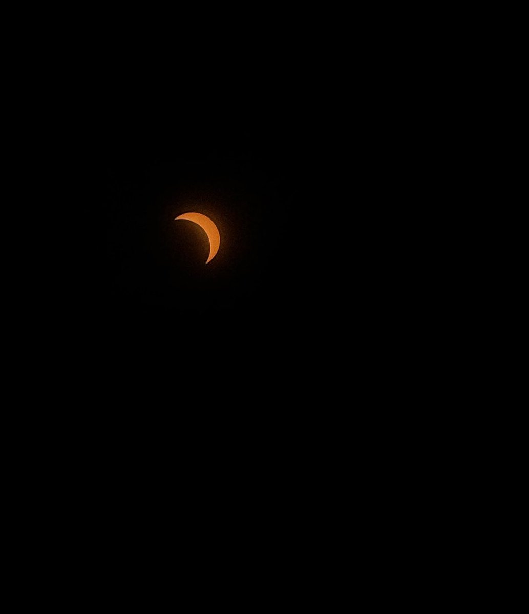 Peak in El Paso, TX at 12:35 pm. 80 percent. #Eclipse