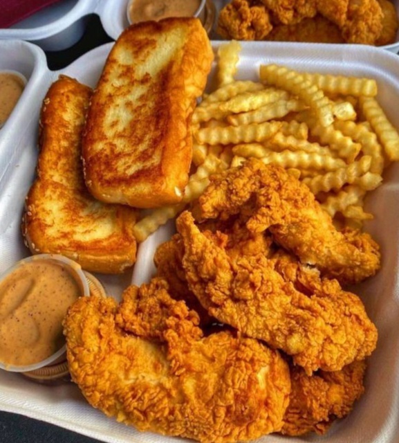 Chicken Tenders and Fries 🍟  homecookingvsfastfood.com 
#homecooking #homecookingvsfastfood #food #fastfood #foodie #yum #myfood #foodpics