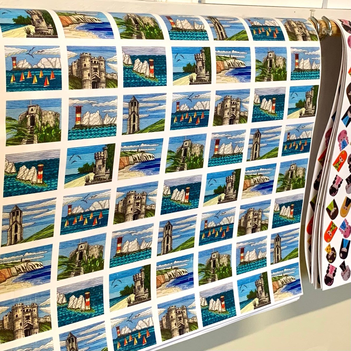 My original #isleofwight wrapping paper is available in store at Holliers Tunnel Market and at Ztam & Co here on the Isle of Wight 🏝️ also online at deejavuart.etsy.com/listing/138492…

#originalart #giftideas #iow #shopindie #artgifts #deejavuart #isleofwightartist #etsyuk