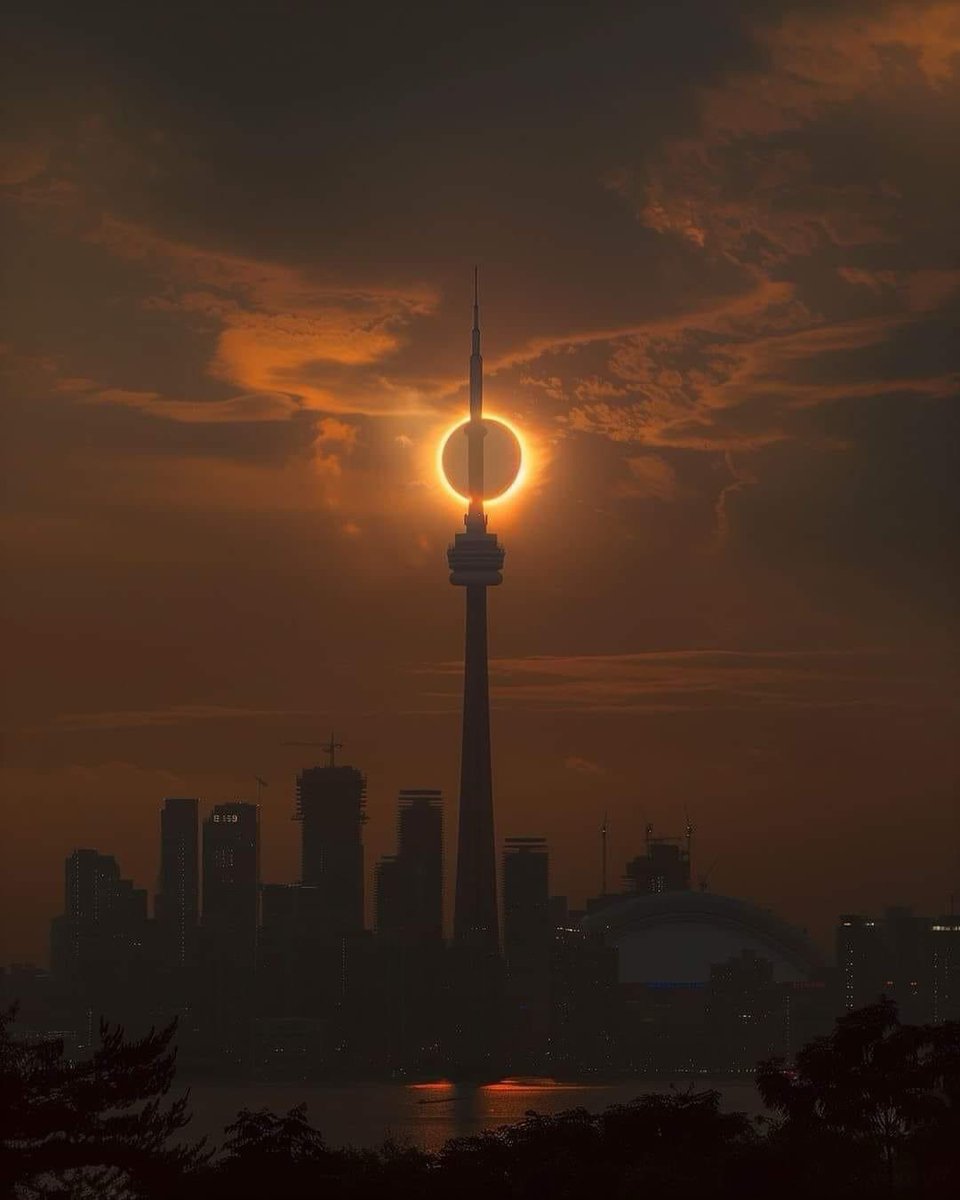 El #EclipseSolar2024 desde Canadá Foto @AbelMucino