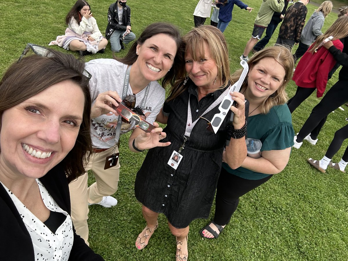 “Black Hole Sun…won’t you come🎵<a href="/DMSDragons/">DicksonMiddleSchool</a> <a href="/DCS_TN/">Dickson Co Schools</a>