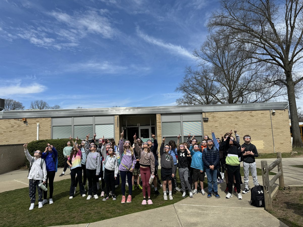 Team 1 enjoying the Eclipse! <a href="/Team1Ems/">EMSTeam1</a> <a href="/WPSEisenhower/">Eisenhower Middle School</a>