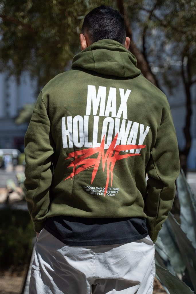 👇🏻 300 fight week drop LIVE now. Shopmaxholloway.com #DaddestManOnThePlanet ⚡⚡⚡🤙🏻