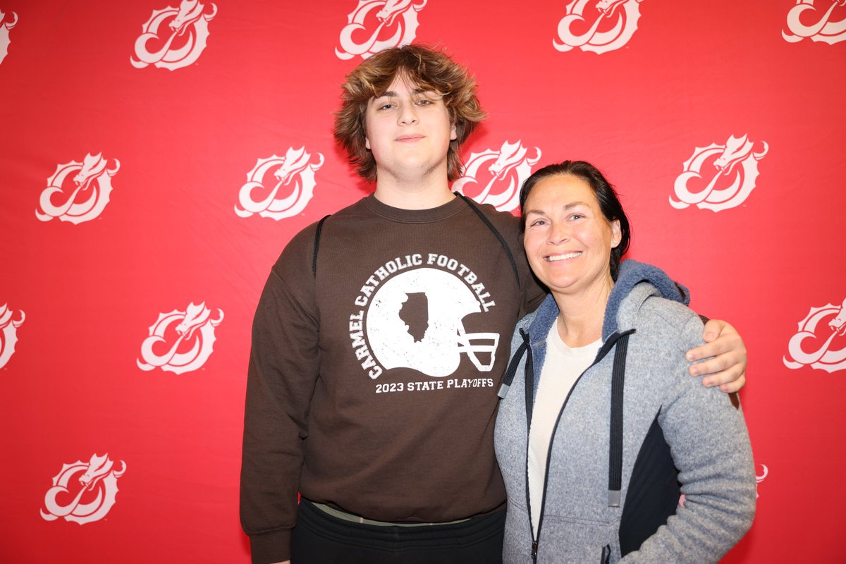 Had an amazing time on campus at @MSUMDragons this weekend! Appreciate the opportunity and hope to me back soon. #firedup @CoachTMJames @CoachLaqua @CoachScott_88 @Jmack37 @olin_kreutz @EDGYTIM @DeepDishFB @CorsairsFB