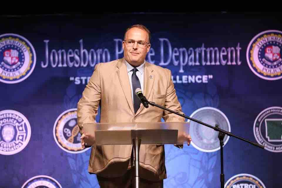 Supervisory Deputy Seth Bruce from the Western District of Tennessee was the keystone speaker at a graduation from the Jonesboro, Arkansas Police Academy. SDUSM Bruce is a former @Jonesboroarpd Officer. #bethedifference