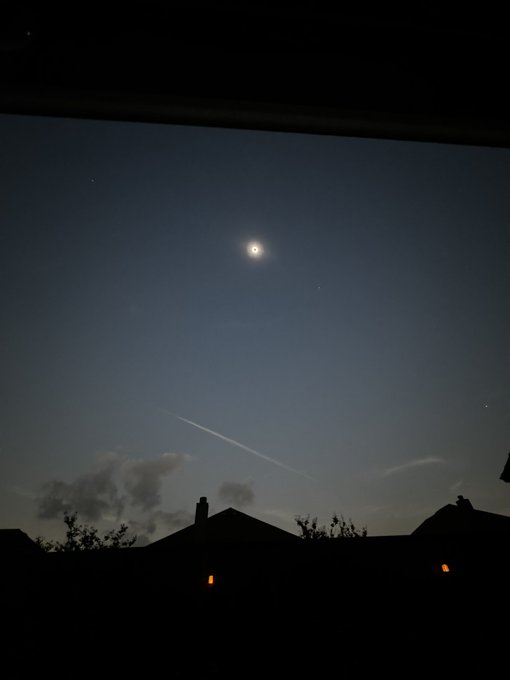 The solar eclipse was amazing! 😎 https://t.co/ZNdv3WrorL