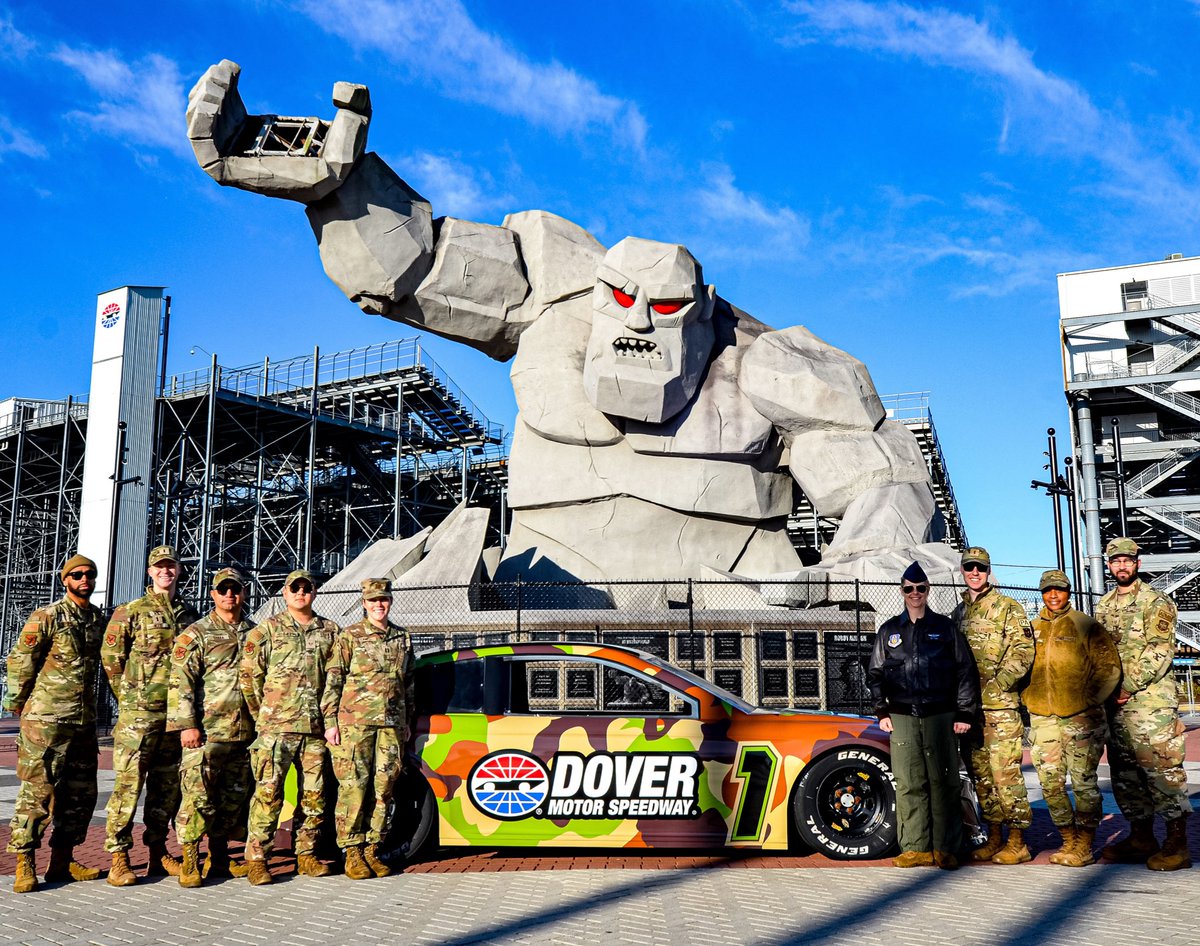 Proudly honoring the brave Men & Women of the Dover Air Force Base with our newest Monster Monument Car! 🇺🇸 🔗: bit.ly/3TPi2WO #MonsterMile | #TeamDover