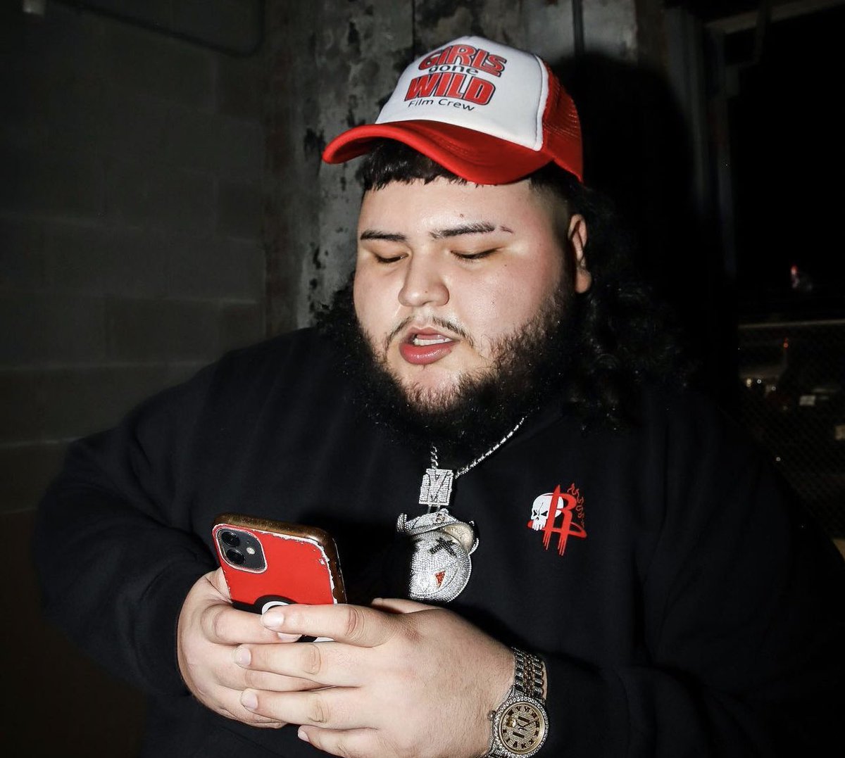 bobundyyy's tweet image. Seeing this eclipse made me think about how I blocked you from shining at times and that wasn’t right, I really miss you, you don’t have to text back