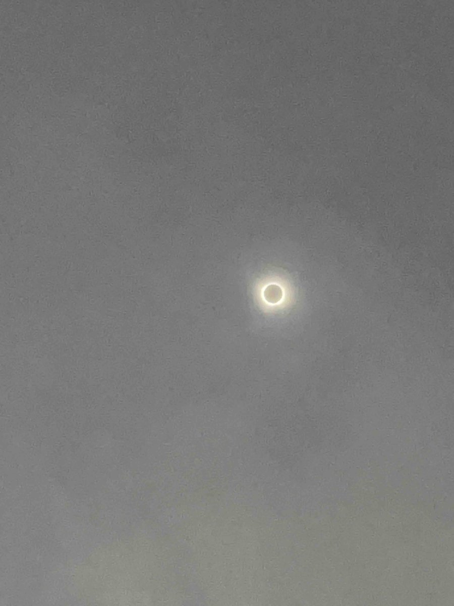 TxDOTAustin's tweet image. Hope you were able to see the eclipse! Our crews caught a brief glimpse. Today’s overcast skies may turn into severe weather as the day goes on. Be safe. If you’ll be on the road, keep your headlights on and drive to traffic and weather conditions. #TXEclipse24 #Eclipse24