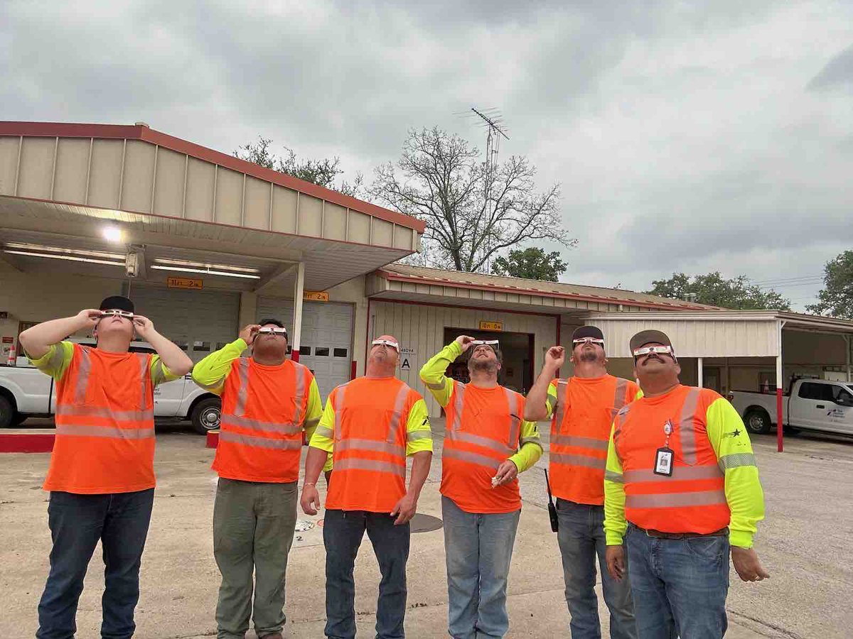 TxDOTAustin's tweet image. Hope you were able to see the eclipse! Our crews caught a brief glimpse. Today’s overcast skies may turn into severe weather as the day goes on. Be safe. If you’ll be on the road, keep your headlights on and drive to traffic and weather conditions. #TXEclipse24 #Eclipse24