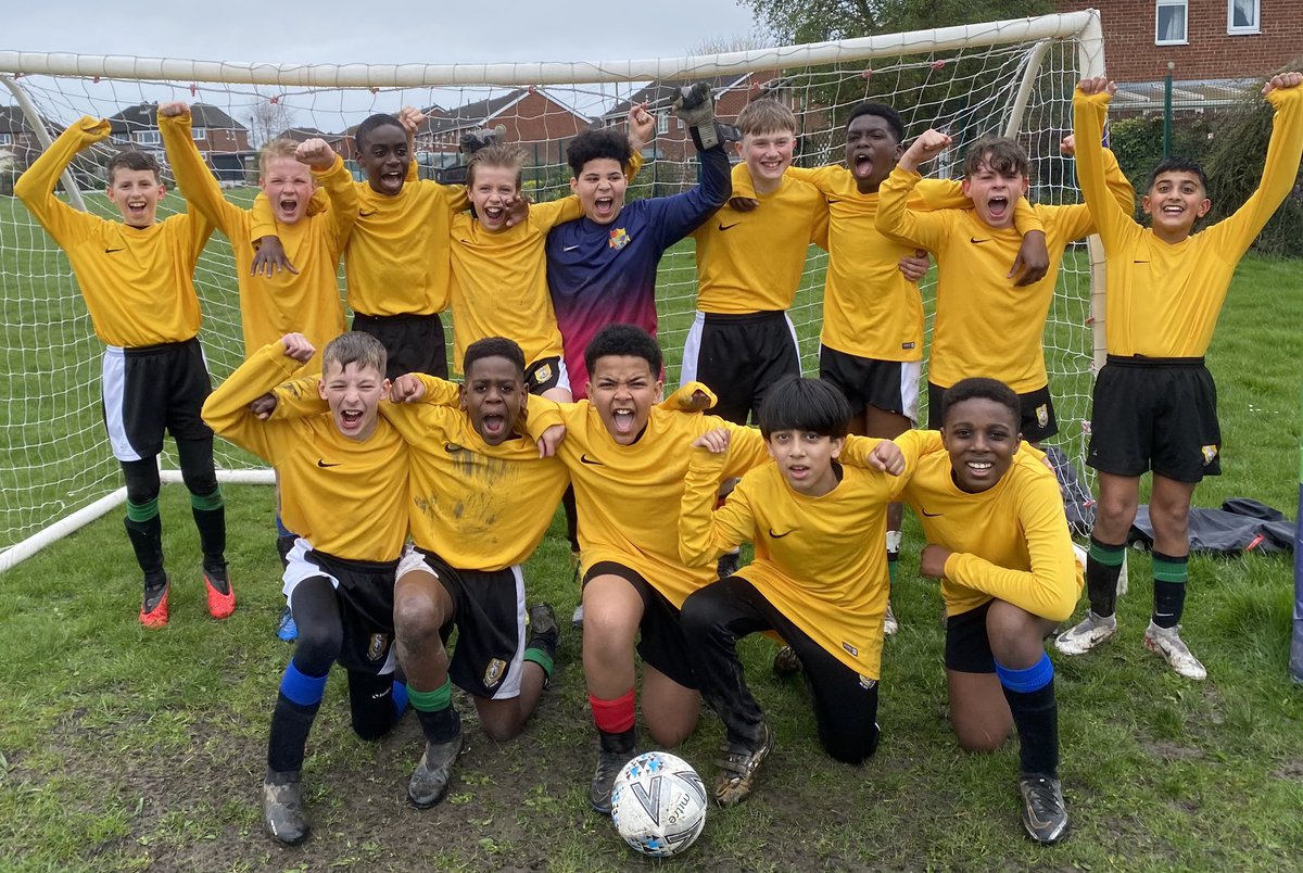 ⚽️Massive well done to our Yr7 football team who put in a dazzling performance to beat BBG 4v3 in their Spen valley cup semi final this afternoon. Goals coming from Micah (3} & John-Paul. Wow what an achievement in their 1st season together, super proud. Bring on the final 🏆⚽️