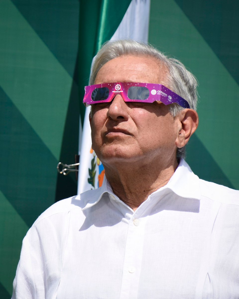 luisrd's tweet photo. yo a los 8 años viendo mini espías 3d y pensando "joder, esto es cine 🚬" https://t.co/jhJ6jPRFuU