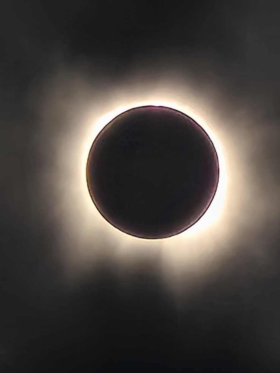 RadioRangrez's tweet photo. Solar Eclipse 2024
#TotalSolarEclipse2024 #TotalSolarEclipse #SolarEclipse2024 https://t.co/MrX79dxsjz