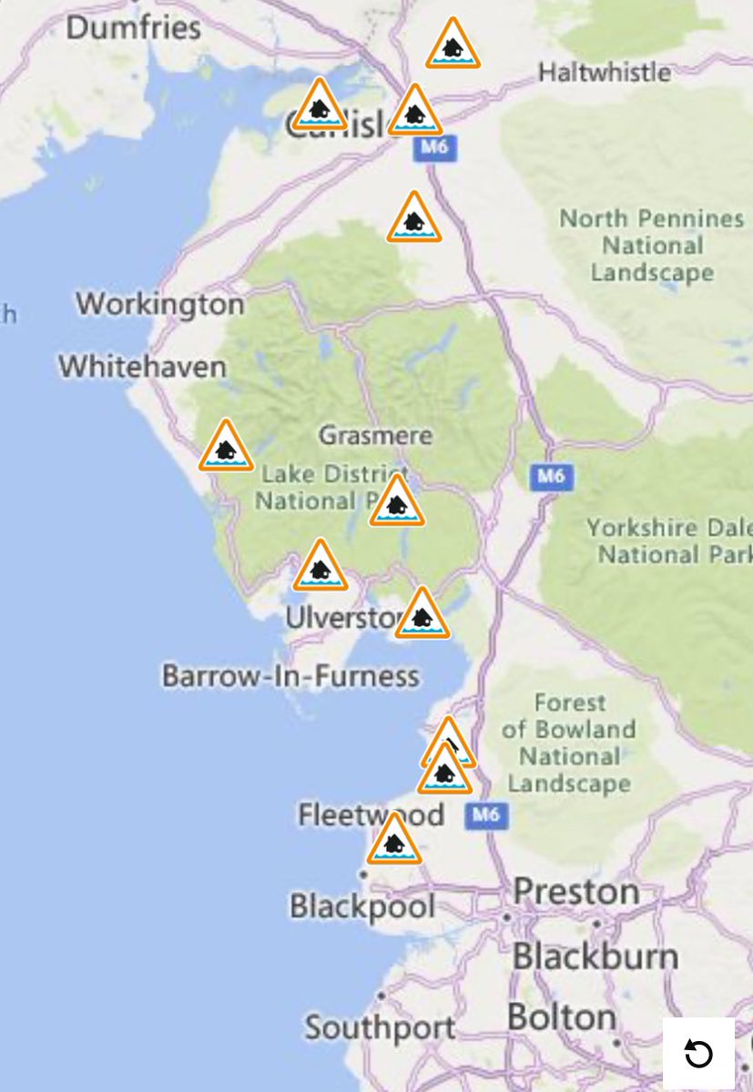 A handful of @EnvAgencyNW #coastal & #river #flood alerts I force for 🌧️ to come & o/n tides. Potential for coastal flood warnings tomorrow lunchtime tide. Info at check-for-flooding.service.gov.uk #floodaware