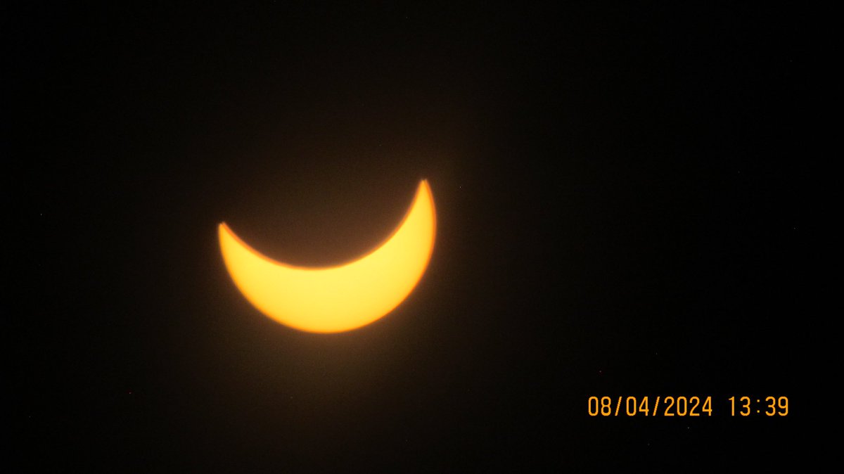 Así se vio el eclipse desde #Puebla 🥰 @El_Universo_Hoy