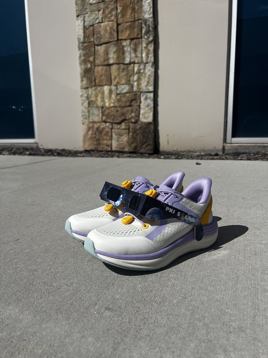 They say launching a new shoe the same day as an eclipse is good luck ☀️🌕
