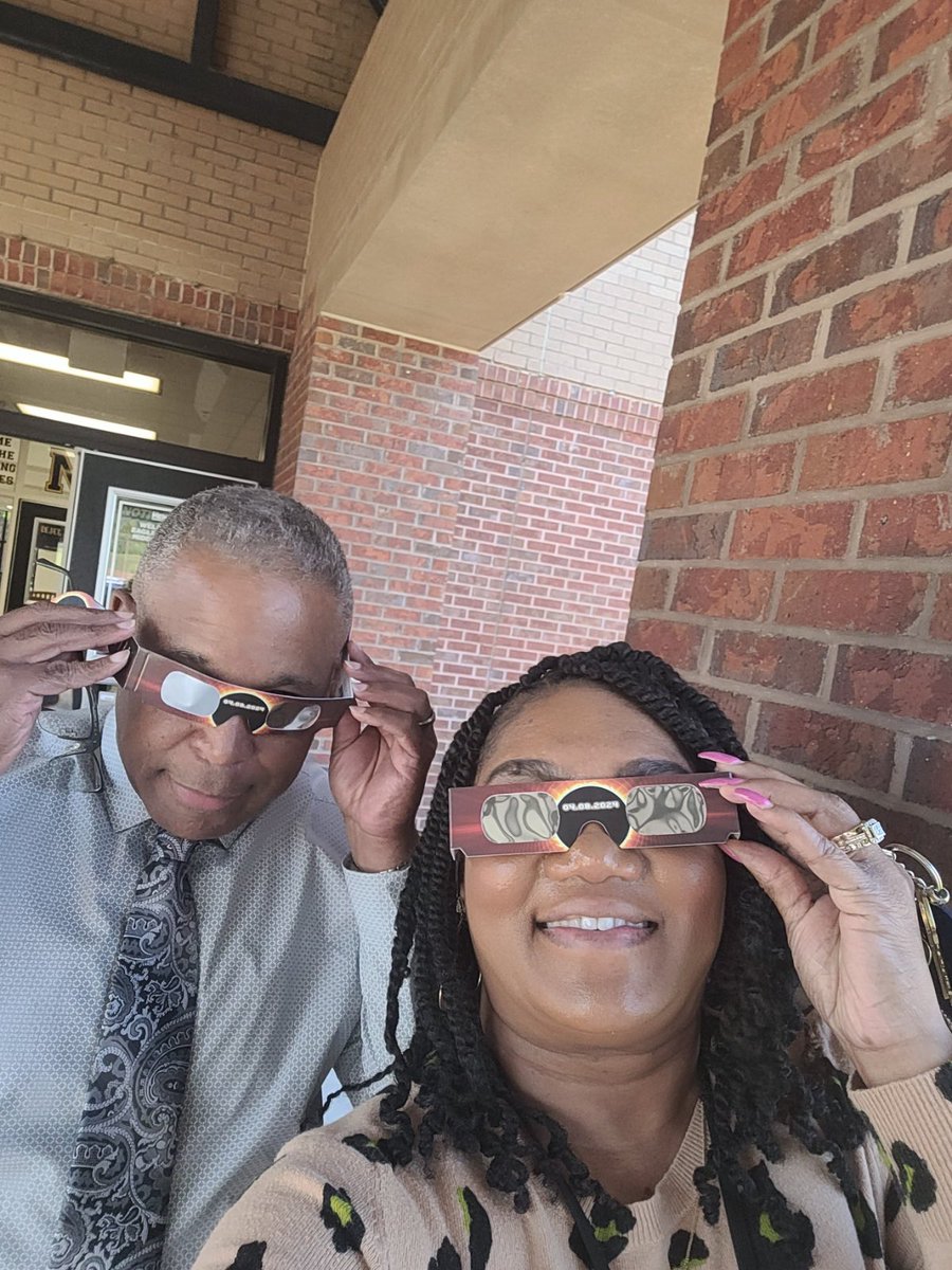 Solar eclipse 2024 at Eagle’s Landing Middle #solareclipse ⁦@ELMS_HCS⁩ ⁦@HenryCountyBOE⁩