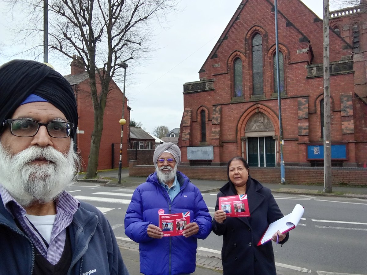 Team Tipton Green out in the vicinity of St. Matthews Church. Great response on the doors from local residents @DayasinghNagi1 @SandwellLabour @UKLabour @labourdoorstep_