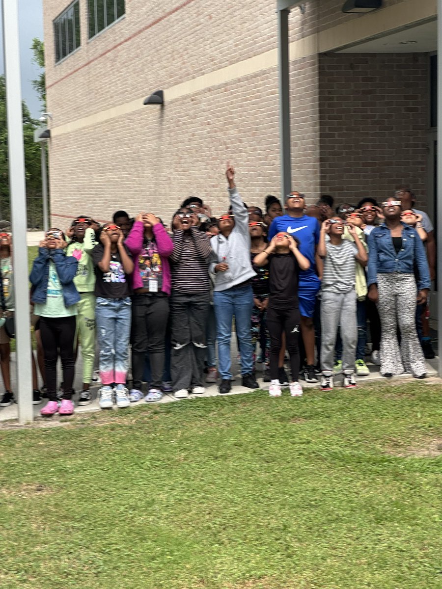 <a href="/Anderson_AISD/">Anderson Academy</a> students enjoying the eclipse experience first hand! <a href="/AldineHPE/">Aldine Health & Physical Education</a>