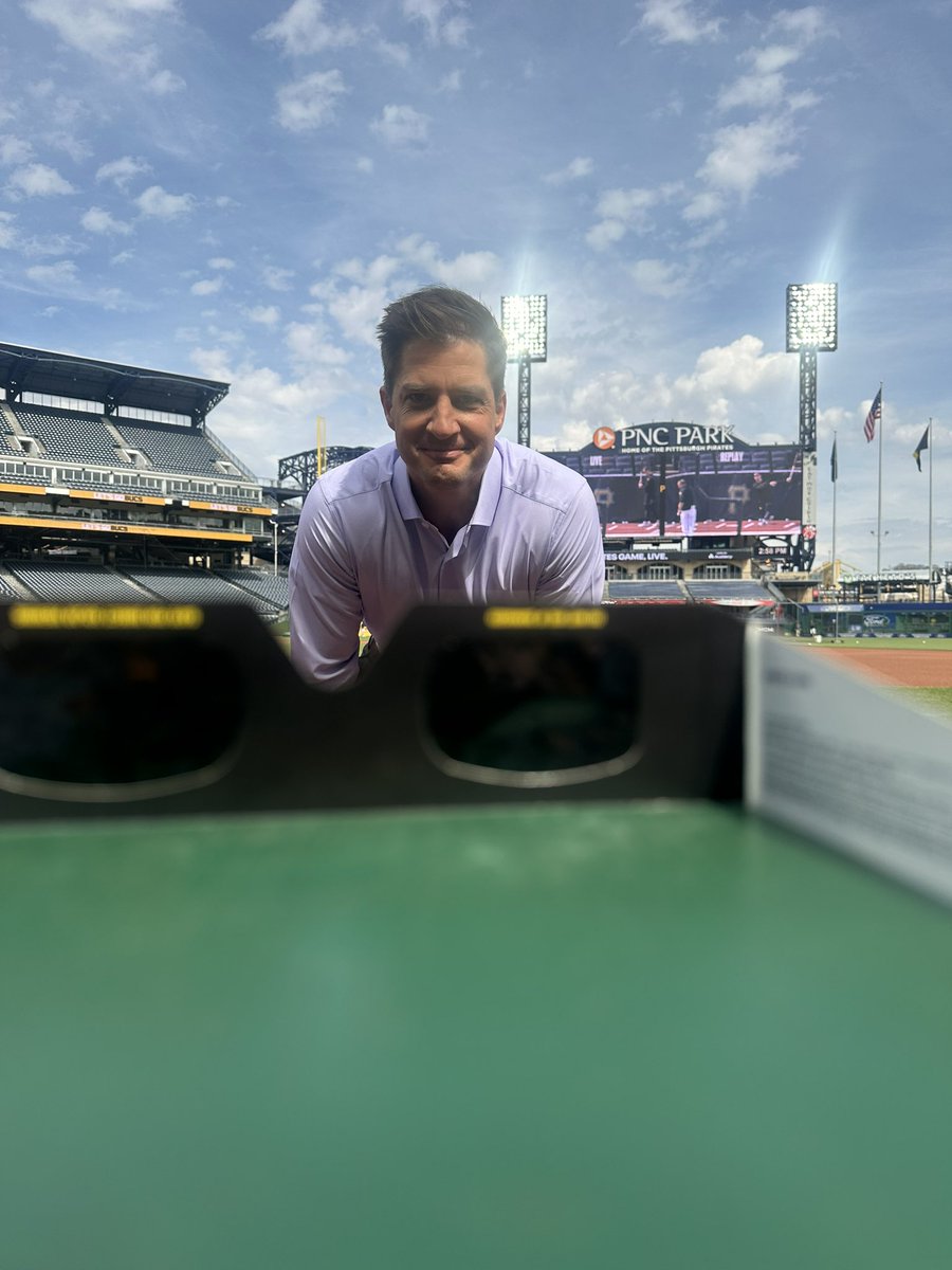 Don’t stare into @JohnnyKaneBSD staring into a phone while the phone stares at the eclipse glasses.