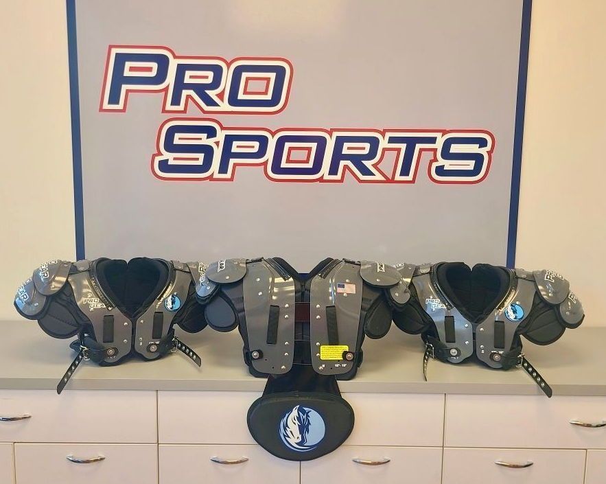 Wishing @MeadowcreekHigh the best up-coming season in their new #ProSportsCustoms!🐎🏈💪 

Mike Nelson (@ProGearNellie) did it again!

@MustangsFB_N2B

#KnowTheLogo #HighSchoolFootball #MadeInTheUSA #FootballSeason #SportingGoods #FootbalEquipment #SportsEquipment #TeamSports