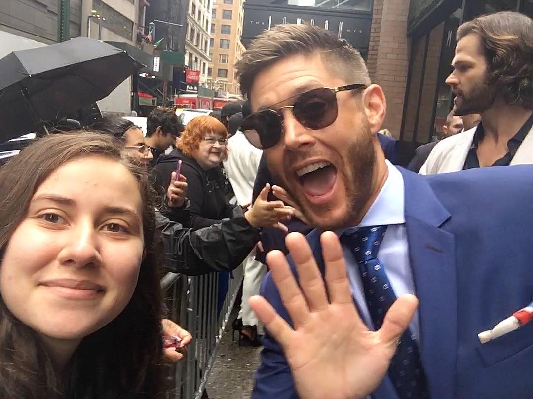 jensen ackles and selfies with fans