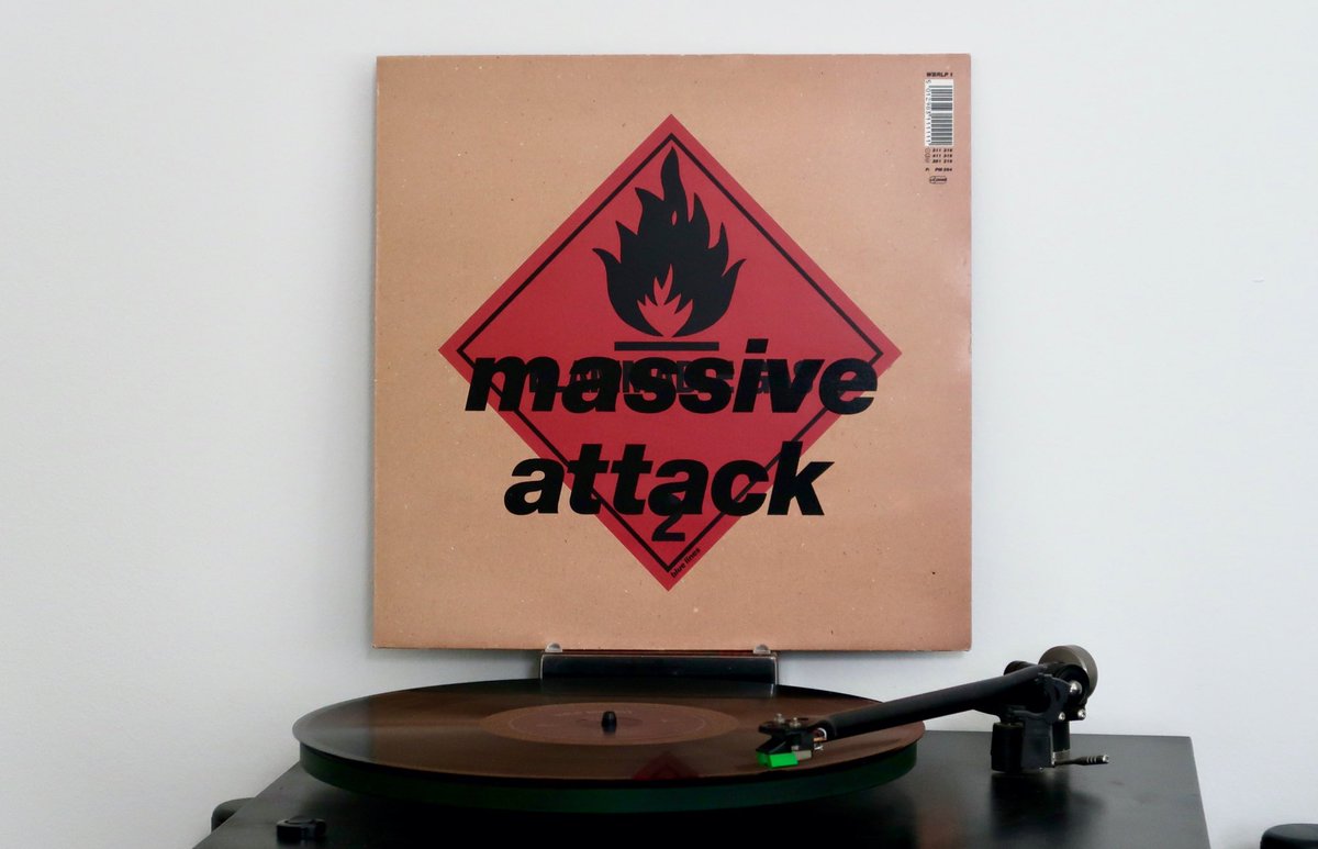 Massive Attack released Blue Lines on this day in 1991. Here's a playlist featuring the brilliant LP along with the tracks that were sampled and covered in its making open.spotify.com/playlist/3PuYp…