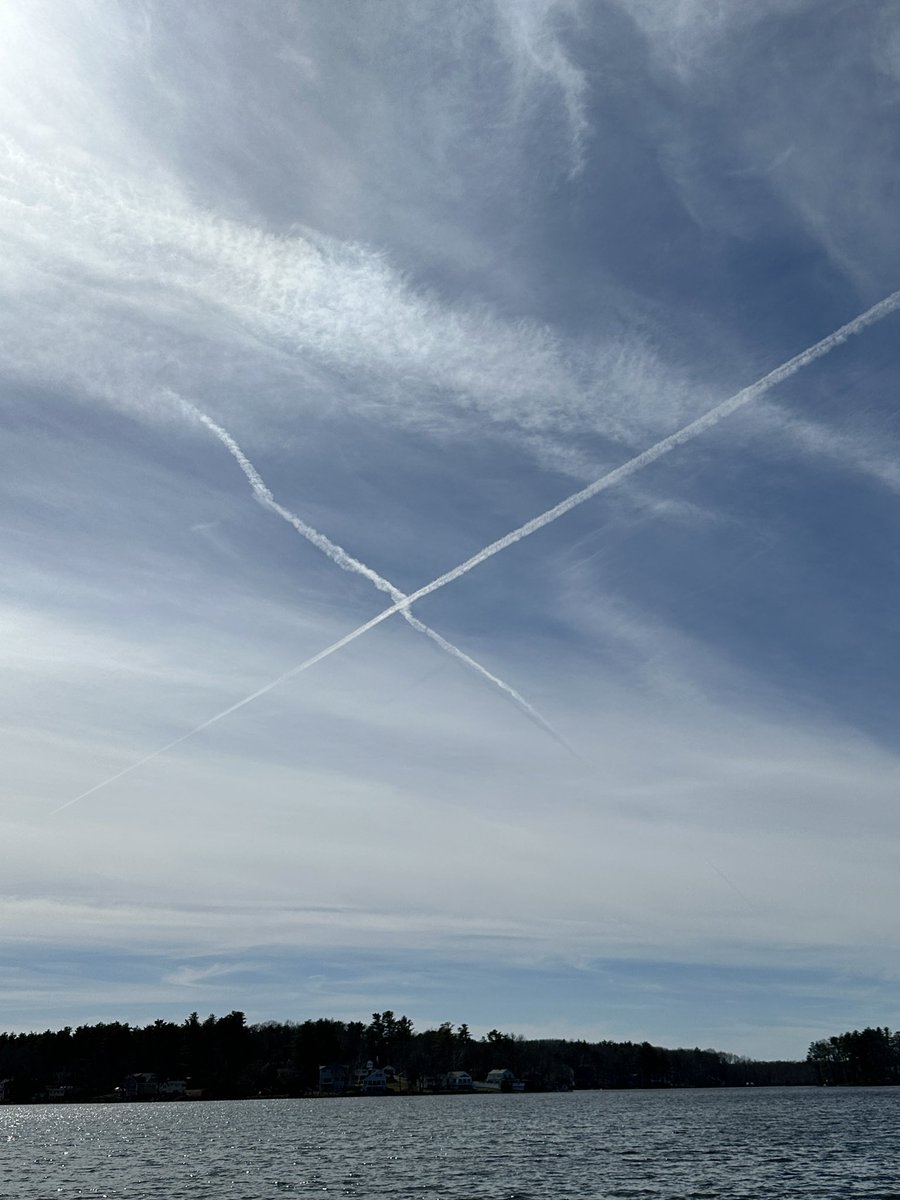 nhjoshjudge's tweet image. I guess Elon paid for Skywriting during the eclipse. Nice advertising.