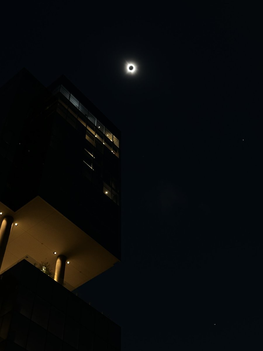 Total Solar Eclipse in Dallas
#shotoniphone <a href="/Apple/">Apple</a> 
#SolarEclipse2024