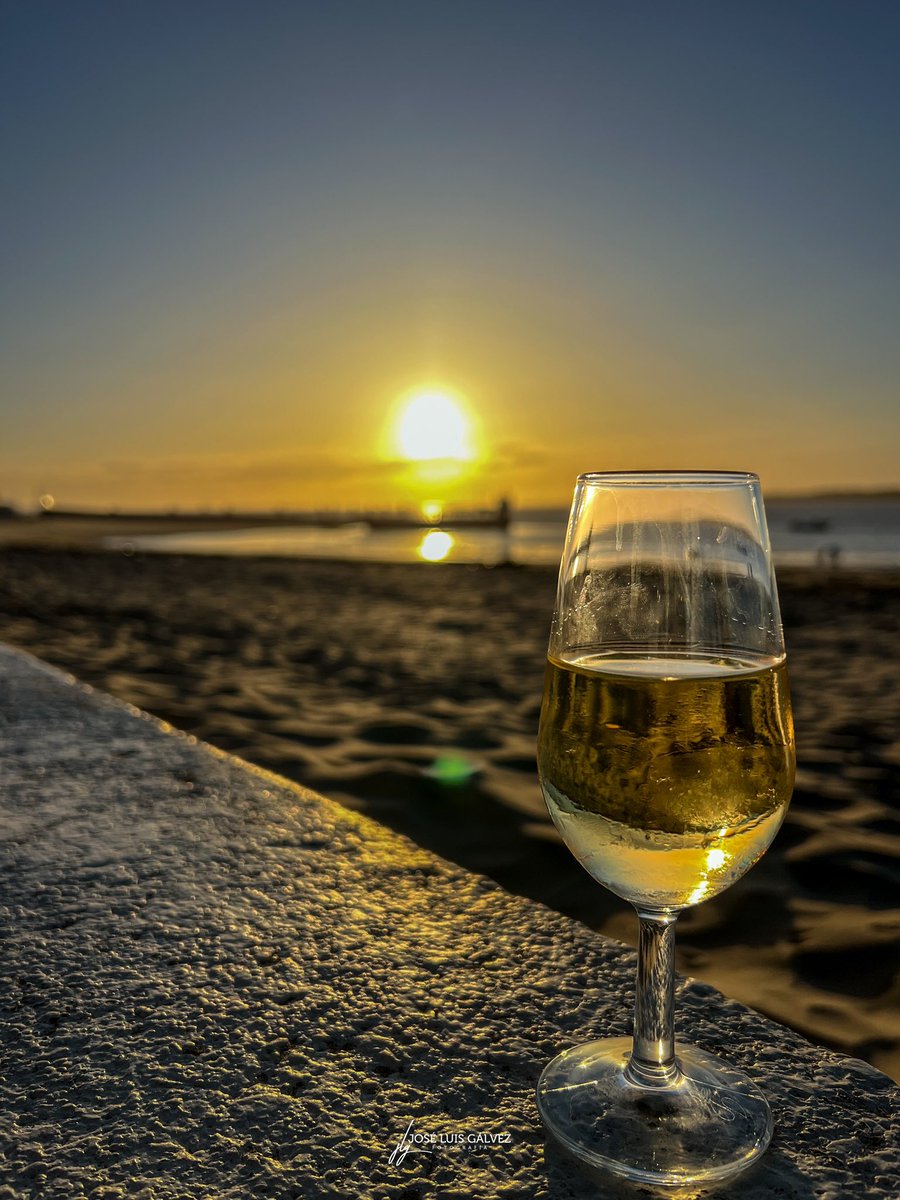 This is SANLÚCAR.

#Sanlucar #SanlucardeBarrameda #Cadiz #Andalucia #Spain #Travel #Viaje #Traveler #Viajero #Photo #Foto #Photography #Fotografia #Photographer #Fotografo #Turismo #Tourism #Tourist #Turista #Landscape #Paisaje #Landscapephotography #winelover #Sherrylover