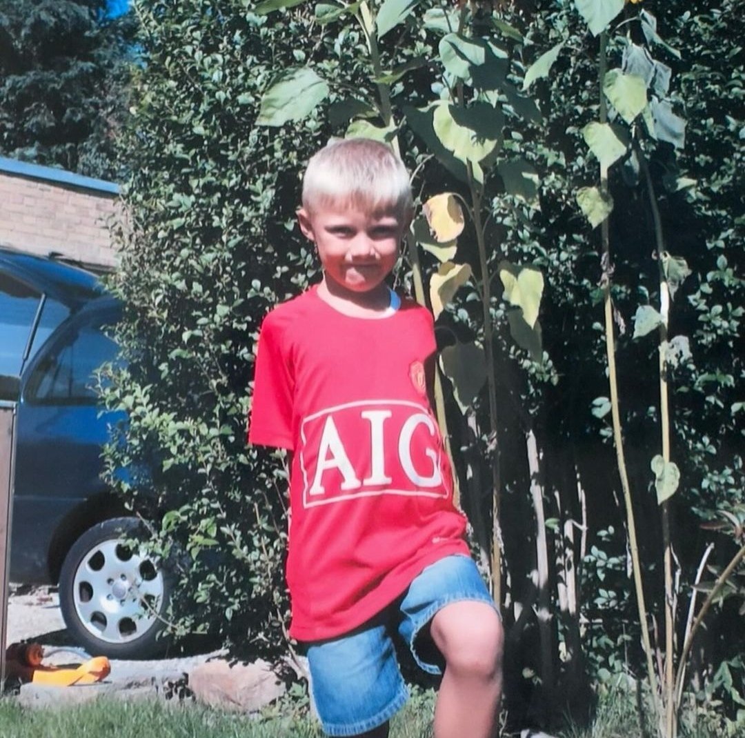 Who is this this Manchester United player Red Devils ❓🧐

#MUFC | #MUFC_FAMILY