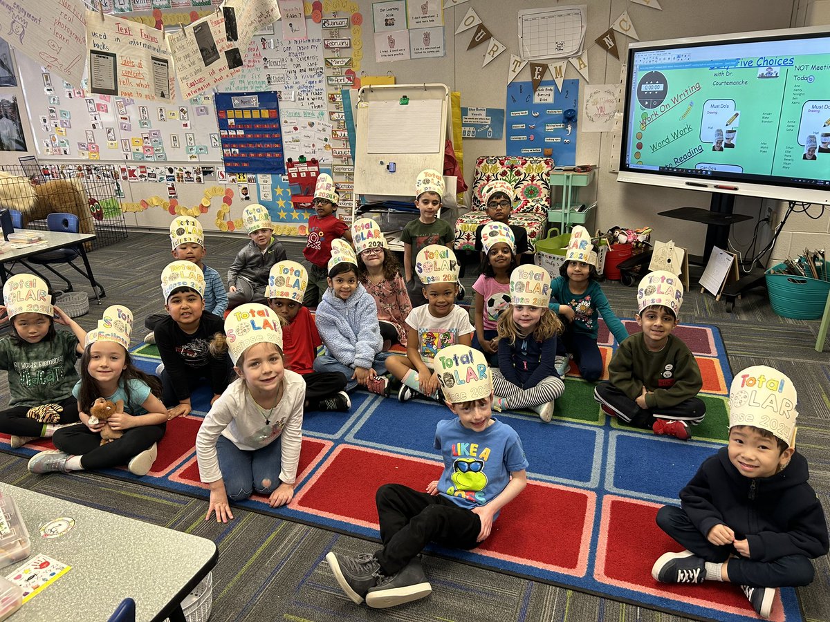 Dr. Danielle Courtemanche’s Class tweet media