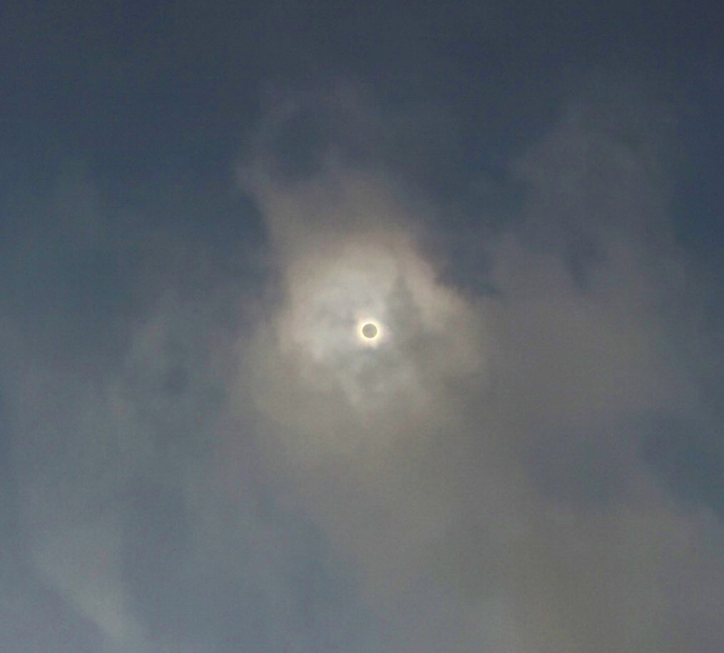 Clouds cleared out just in time for the #Eclipse2024