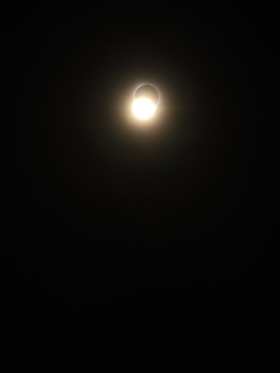 Totality from #LittleRock 

#Eclipse2024 #astrophotography 
#sun #moon