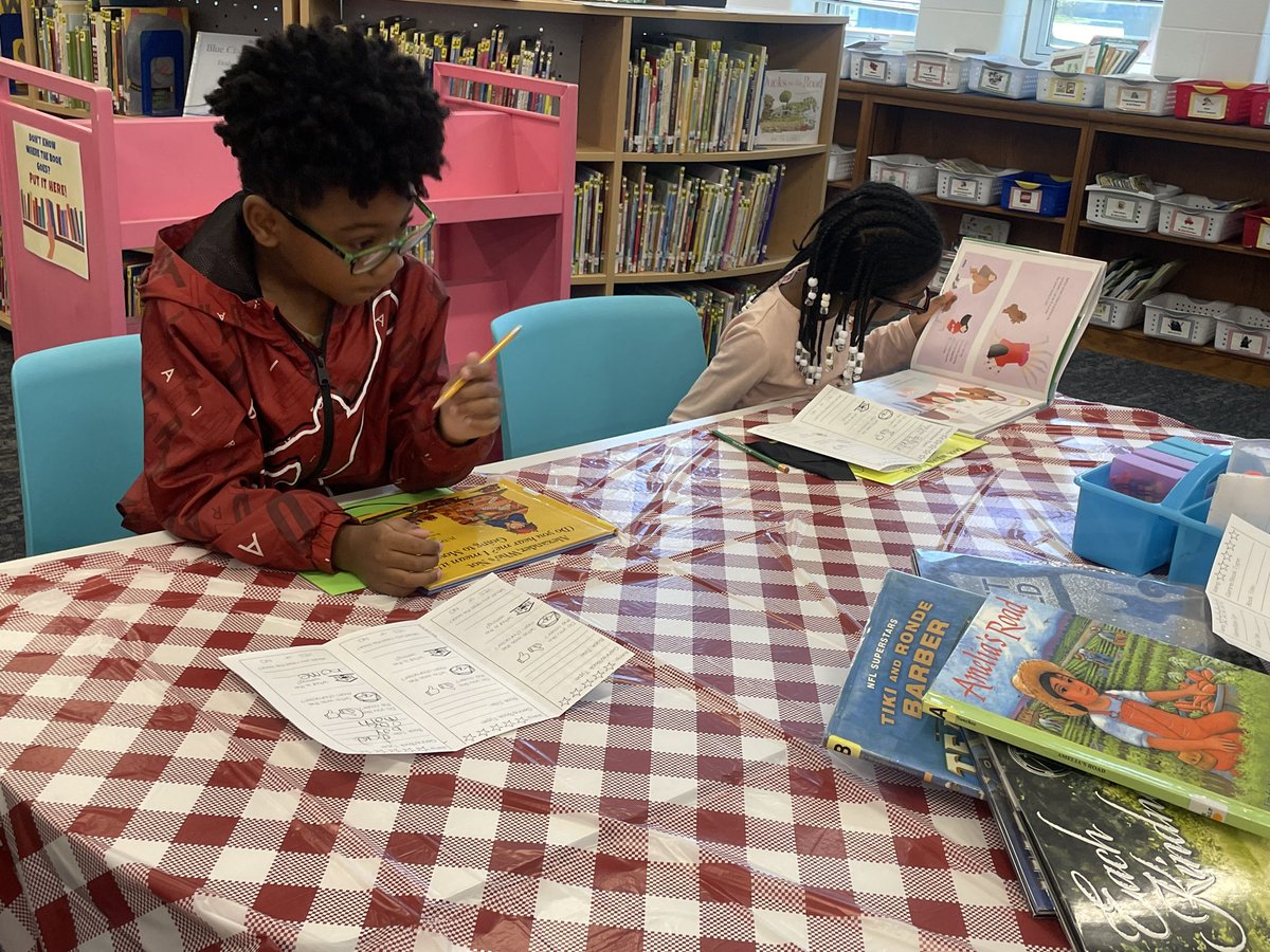 Book Tastings in the POV Library to celebrate #schoollibrarymonth!! @PointOViewES @krsimp22 #vblms #librarylife #librarytwitter @NicStanleyPOV