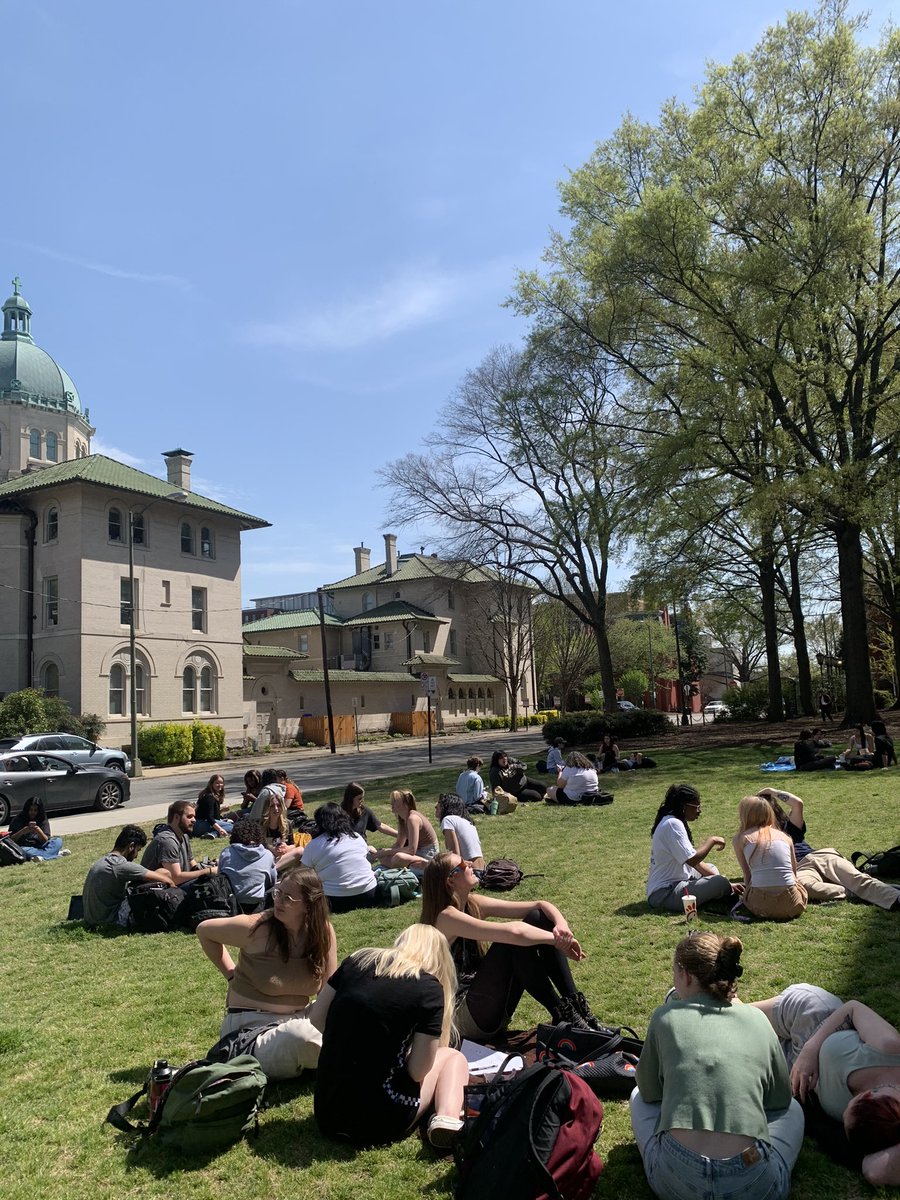 Love seeing all of our @VCU students out to see the eclipse. Anyone else getting a great view on campus right now?